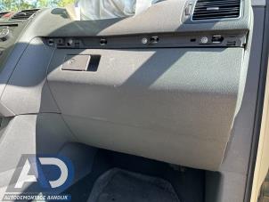 Gebruikte Dashboardkastje Volkswagen Touran (1T3) 2.0 TDI 16V Prijs € 34,99 Margeregeling aangeboden door Autodemontage Aandijk