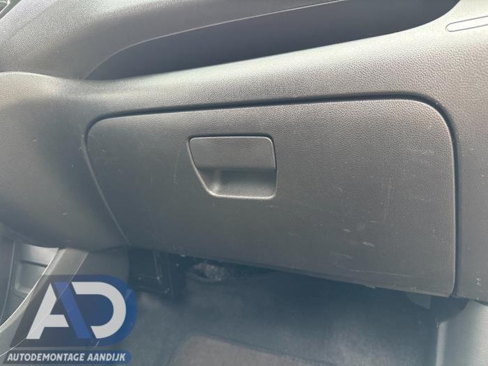 Gebruikte Dashboardkastje Opel Karl 1.0 12V Prijs € 24,99 Margeregeling aangeboden door Autodemontage Aandijk