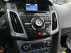 Radio CD Speler van een Ford Focus 3, 2010 / 2020 1.6 EcoBoost 16V, Hatchback, Benzine, 1.596cc, 110kW (150pk), FWD, JQDA; JQDB; YUDA, 2010-07 / 2014-06 2012