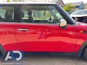 Gebruikte Portier 2Deurs rechts BMW Mini One/Cooper (R50) 1.6 16V Cooper Prijs € 99,99 Margeregeling aangeboden door Autodemontage Aandijk