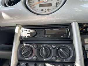 Gebruikte Radio CD Speler BMW Mini One/Cooper (R50) 1.6 16V Cooper Prijs € 39,99 Margeregeling aangeboden door Autodemontage Aandijk