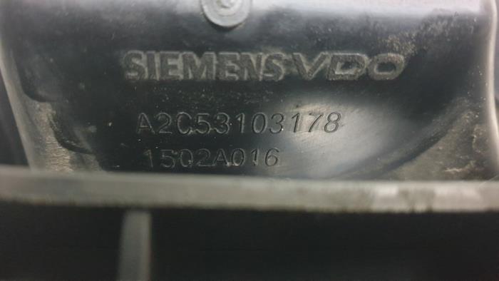 Inlaatspruitstuk van een Mitsubishi Outlander (GF/GG) 2.0 16V PHEV 4x4 2014
