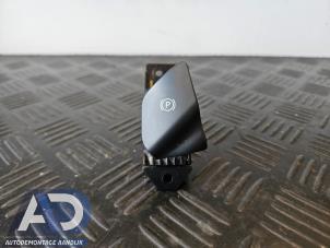 Gebruikte Handrem schakelaar Ford Mondeo V Wagon 2.0 TDCi 150 16V Prijs € 29,99 Margeregeling aangeboden door Autodemontage Aandijk