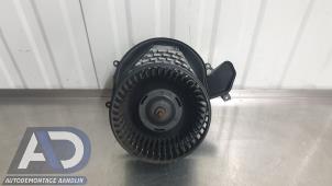 Gebruikte Chaufage Ventilatiemotor Volvo V70 (SW) 2.4 T 20V AWD Prijs € 39,99 Margeregeling aangeboden door Autodemontage Aandijk