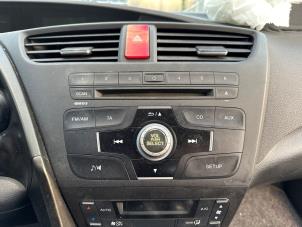 Gebruikte Radio CD Speler Honda Civic (FK1/2/3) 1.4i VTEC 16V Prijs € 124,99 Margeregeling aangeboden door Autodemontage Aandijk