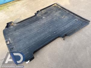 Gebruikte Vloerplaat bagageruimte Ford Transit Custom 1.0 12V Ecoboost PHEV Prijs € 149,99 Margeregeling aangeboden door Autodemontage Aandijk