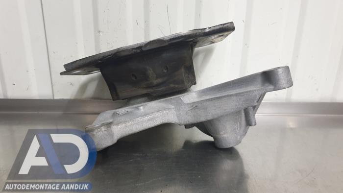 Gebruikte Versnellingsbak Steun Ford Mondeo V Wagon 2.0 TDCi 150 16V Prijs € 39,99 Margeregeling aangeboden door Autodemontage Aandijk