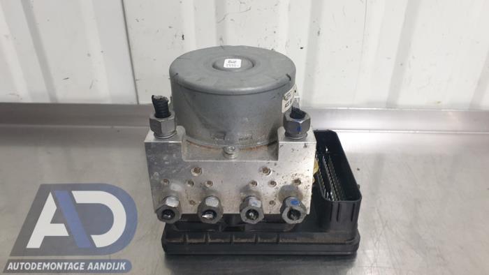 Gebruikte ABS Pomp Ford Mondeo V Wagon 2.0 TDCi 150 16V Prijs € 199,99 Margeregeling aangeboden door Autodemontage Aandijk