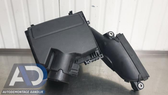 Gebruikte Luchtfilterhuis Ford Mondeo V Wagon 2.0 TDCi 150 16V Prijs € 64,99 Margeregeling aangeboden door Autodemontage Aandijk