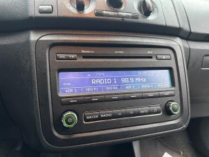 Gebruikte Radio CD Speler Skoda Roomster (5J) 1.2 TSI Prijs € 49,99 Margeregeling aangeboden door Autodemontage Aandijk