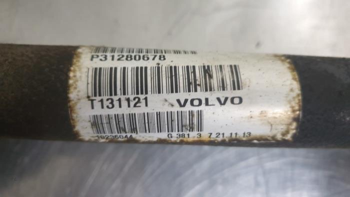 Aandrijfas rechts-voor van een Volvo V40 (MV) 1.6 D2 2014