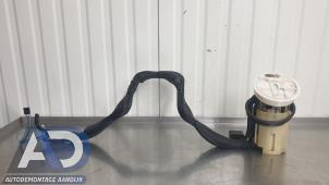 Gebruikte Tank element Pomp Mercedes E (W211) 3.2 E-320 CDI 24V Prijs € 39,99 Margeregeling aangeboden door Autodemontage Aandijk