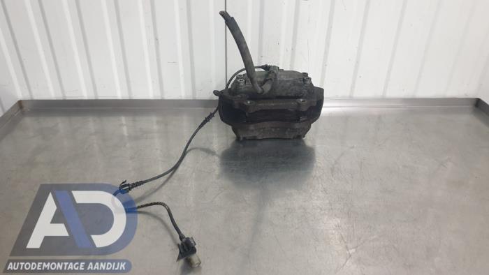 Remklauw (Tang) rechts-voor van een Mercedes-Benz E (W211) 3.2 E-320 CDI 24V 2004