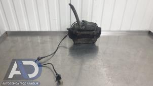 Gebruikte Remklauw (Tang) rechts-voor Mercedes E (W211) 3.2 E-320 CDI 24V Prijs € 49,99 Margeregeling aangeboden door Autodemontage Aandijk