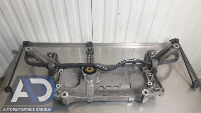 Subframe van een Audi TT (8J3) 2.0 TFSI 16V TTS Quattro 2010