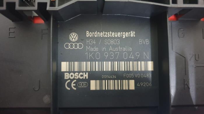 Computer Body Control van een Volkswagen Touran (1T1/T2) 2.0 FSI 16V 2005