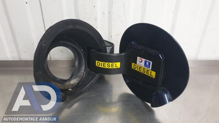 Tank Klep van een Peugeot 308 SW (4E/H) 1.6 HDi 16V 2010