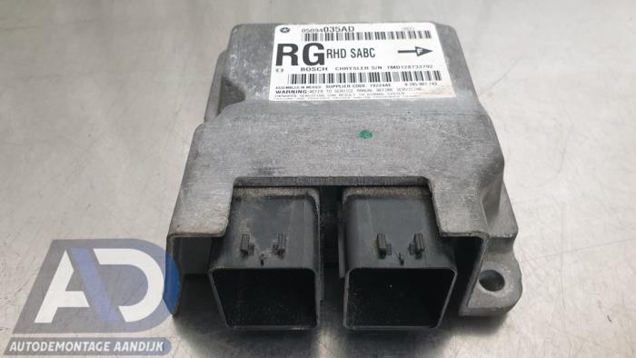 Gebruikte Airbag Module Chrysler Voyager/Grand Voyager (RG/RS) 2.4 16V Prijs € 39,99 Margeregeling aangeboden door Autodemontage Aandijk