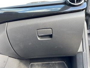 Gebruikte Dashboardkastje Mercedes B (W246,242) 1.6 B-180 BlueEFFICIENCY Turbo 16V Prijs € 44,99 Margeregeling aangeboden door Autodemontage Aandijk
