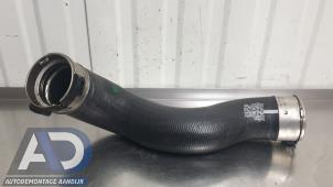 Gebruikte Intercooler Slang Mercedes B (W246) 1.6 B-180 BlueEFFICIENCY Turbo 16V Prijs € 24,99 Margeregeling aangeboden door Autodemontage Aandijk