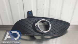 Gebruikte Afdekplaat mistlamp rechts Mercedes B (W246) 1.6 B-180 BlueEFFICIENCY Turbo 16V Prijs € 24,99 Margeregeling aangeboden door Autodemontage Aandijk