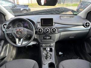 Gebruikte Chaufagebak Mercedes B (W246,242) 1.6 B-180 BlueEFFICIENCY Turbo 16V Prijs € 124,99 Margeregeling aangeboden door Autodemontage Aandijk