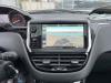 Navigatie Display van een Peugeot 208 I (CA/CC/CK/CL) 1.2 12V e-THP PureTech 110 2016