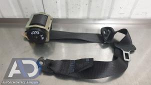 Gebruikte Veiligheidsgordel links-achter Opel Corsa D 1.2 16V Prijs € 24,99 Margeregeling aangeboden door Autodemontage Aandijk