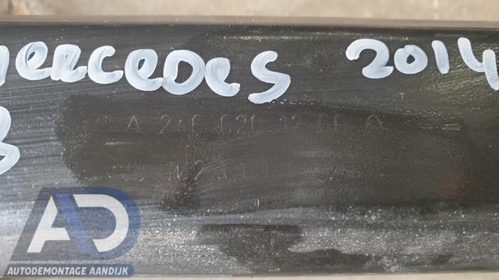 Subframe van een Mercedes-Benz B (W246) 1.6 B-180 BlueEFFICIENCY Turbo 16V 2014