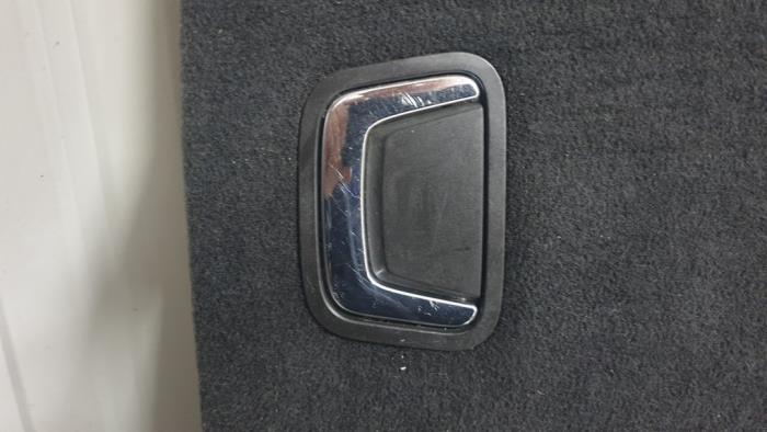 Vloerplaat bagageruimte van een Opel Insignia Sports Tourer 1.6 Turbo 16V Ecotec 2012
