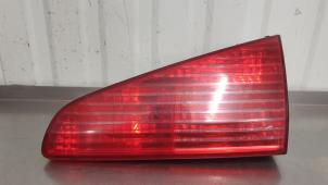 Gebruikte Achterlicht rechts Peugeot 607 (9D/U) 2.2 16V Prijs € 19,99 Margeregeling aangeboden door Autodemontage Aandijk