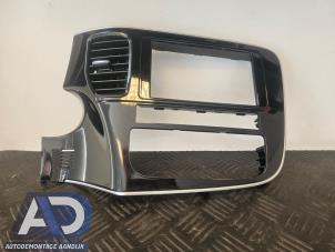 Gebruikte Dashboard deel Mitsubishi Outlander (GF/GG) 2.0 16V 4x2 Prijs € 49,99 Margeregeling aangeboden door Autodemontage Aandijk