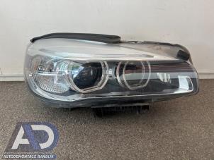 Gebruikte Koplamp rechts BMW 2 serie Active Tourer (F45) 220dA xDrive 2.0 TwinPower Turbo 16V Prijs € 399,99 Margeregeling aangeboden door Autodemontage Aandijk