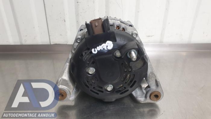 Dynamo van een Opel Corsa E 1.4 16V 2019