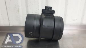 Gebruikte Luchtmassameter Volkswagen Touran (1T3) 2.0 TDI 16V Prijs € 14,99 Margeregeling aangeboden door Autodemontage Aandijk