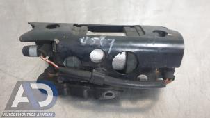 Gebruikte Brandstofpomp Elektrisch Volkswagen Touran (1T3) 2.0 TDI 16V Prijs € 39,99 Margeregeling aangeboden door Autodemontage Aandijk