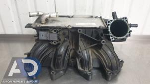 Gebruikte Inlaatspruitstuk Skoda Roomster (5J) 1.2 TSI Prijs € 49,99 Margeregeling aangeboden door Autodemontage Aandijk