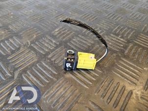 Gebruikte Airbag Sensor Mitsubishi Space Star (A0) 1.2 12V Prijs € 19,99 Margeregeling aangeboden door Autodemontage Aandijk