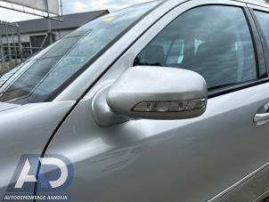 Gebruikte Spiegel Buiten links Mercedes E Combi (S211) 3.0 E-280 CDI V6 24V Prijs € 99,99 Margeregeling aangeboden door Autodemontage Aandijk