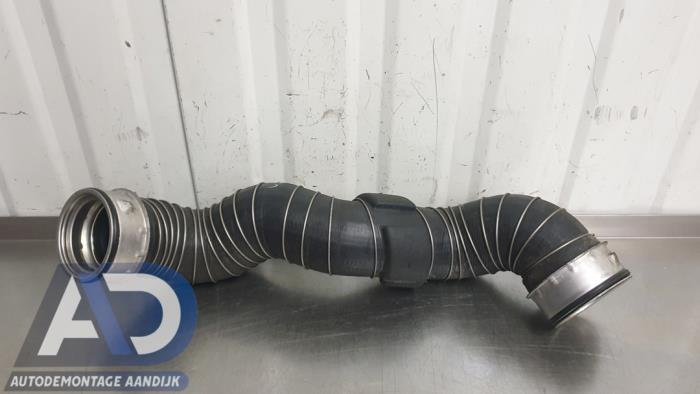Gebruikte Intercooler Slang Mercedes C Sportcoupé (C203) 1.8 C-180K 16V Prijs € 24,99 Margeregeling aangeboden door Autodemontage Aandijk