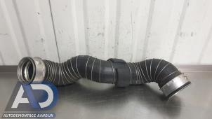 Gebruikte Intercooler Slang Mercedes C Sportcoupé (C203) 1.8 C-180K 16V Prijs € 24,99 Margeregeling aangeboden door Autodemontage Aandijk