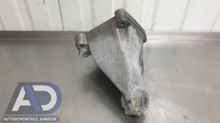 Gebruikte Motorrubber Mercedes C Sportcoupé (C203) 1.8 C-180K 16V Prijs € 29,99 Margeregeling aangeboden door Autodemontage Aandijk