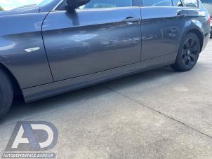 Gebruikte Sideskirt links BMW 3 serie Touring (E91) 330Xd 24V Prijs € 49,99 Margeregeling aangeboden door Autodemontage Aandijk