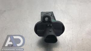 Gebruikte Luchtmassameter Opel Astra J (PC6/PD6/PE6/PF6) 1.6 16V Ecotec Prijs € 19,99 Margeregeling aangeboden door Autodemontage Aandijk