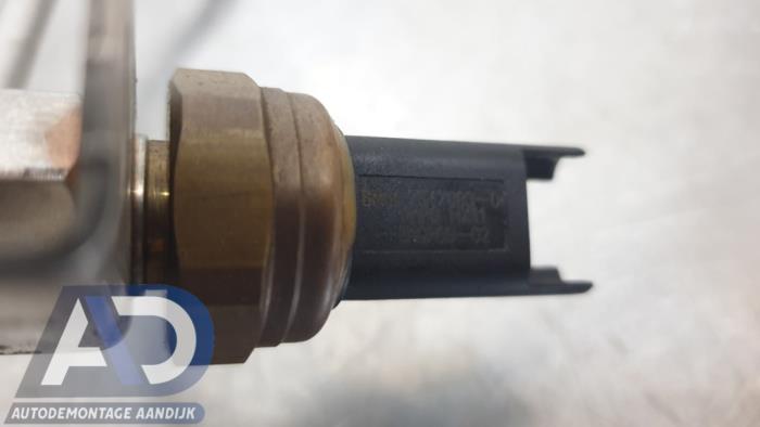 Brandstofdruk sensor van een BMW 1 serie (E87/87N) 118i 16V 2008