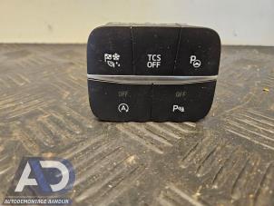 Gebruikte PDC Schakelaar Ford Puma 1.0 Ti-VCT EcoBoost mHEV 12V Prijs € 29,99 Margeregeling aangeboden door Autodemontage Aandijk