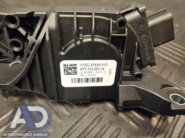 Gaspedaalpositie Sensor van een Ford Puma 1.0 Ti-VCT EcoBoost mHEV 12V 2021