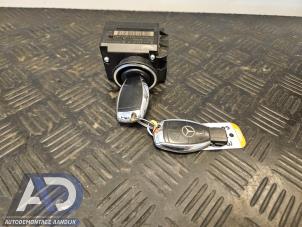 Gebruikte Sleutel + Contactslot Mercedes E Combi (S211) 3.0 E-280 CDI V6 24V Prijs € 124,99 Margeregeling aangeboden door Autodemontage Aandijk