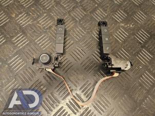 Gebruikte Radiobedienings paneel Opel Vivaro 1.5 CDTI 102 Prijs € 60,49 Inclusief btw aangeboden door Autodemontage Aandijk