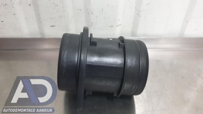 Luchtmassameter van een Volkswagen Polo V (6R) 1.4 TDI 12V 90 2017